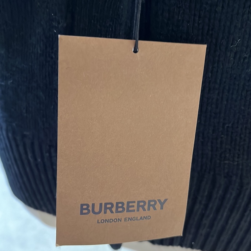 New Burberry Cardigan - Picture 4 of 7
